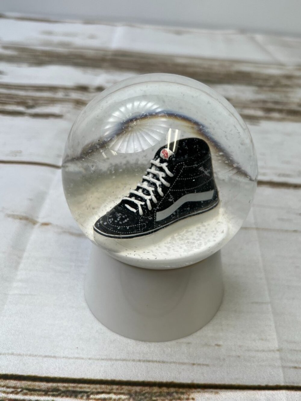 Vans Snow Globe Off The Wall Classic SK8 Hi Top Limited Collect Work Party Ex